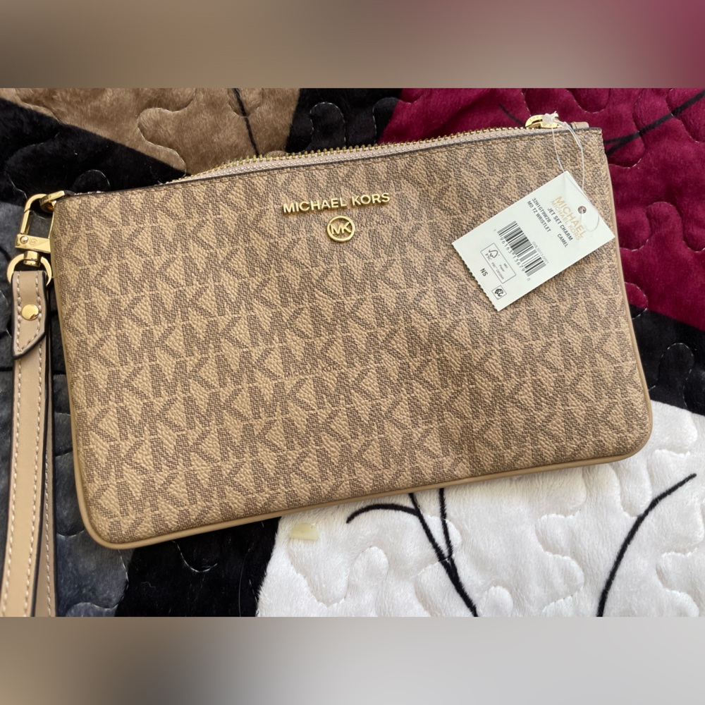 Michael kors wrist wallet